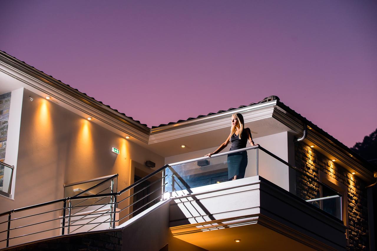 خْريسيا أموذيا Semiramis Luxury Suites المظهر الخارجي الصورة